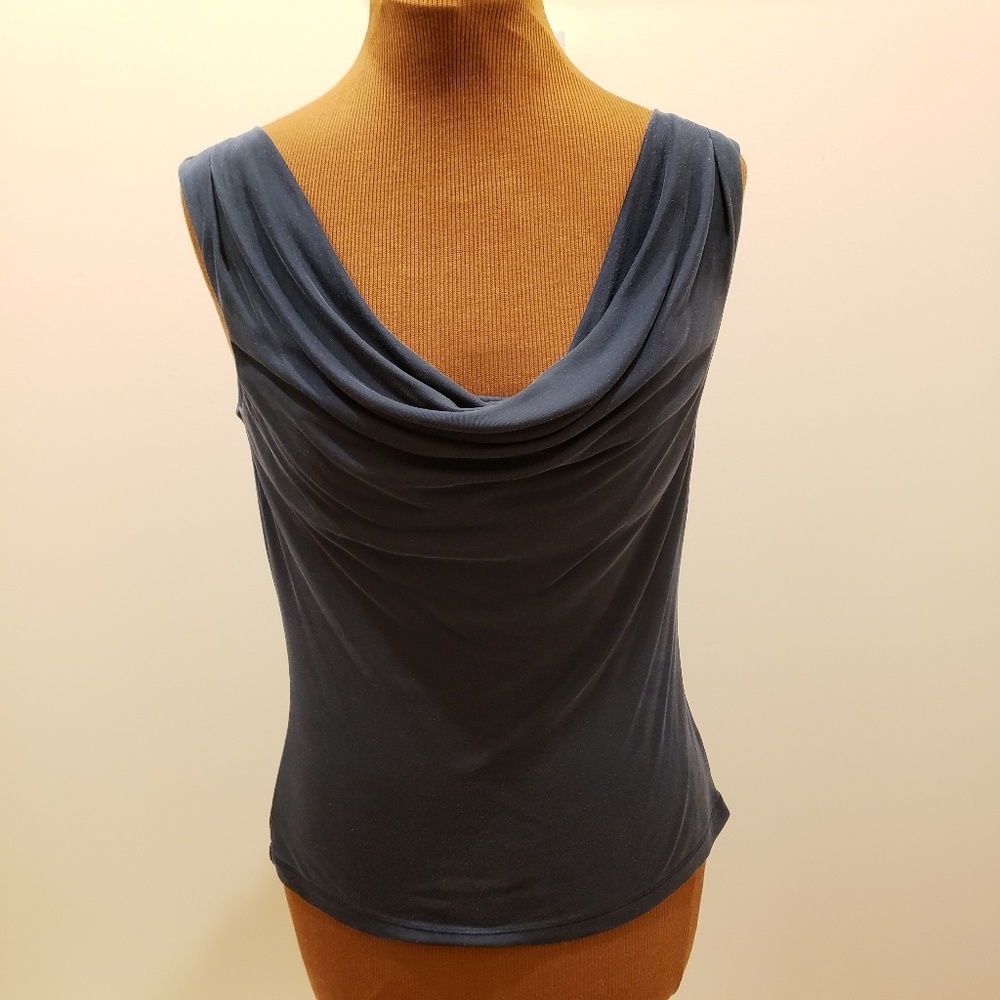 🛍🚨CLOSET CLEAROUT! Sleeveless Silk Blouse